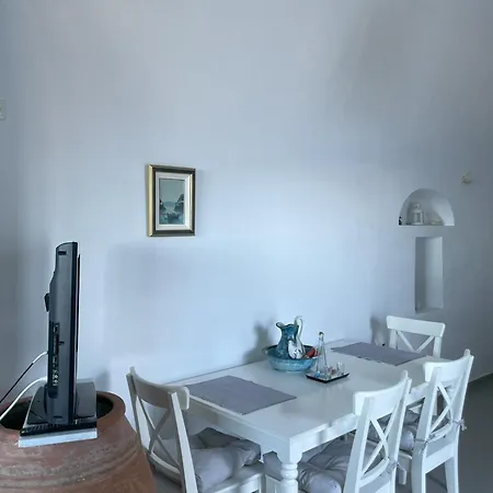 Tholos House Анафи